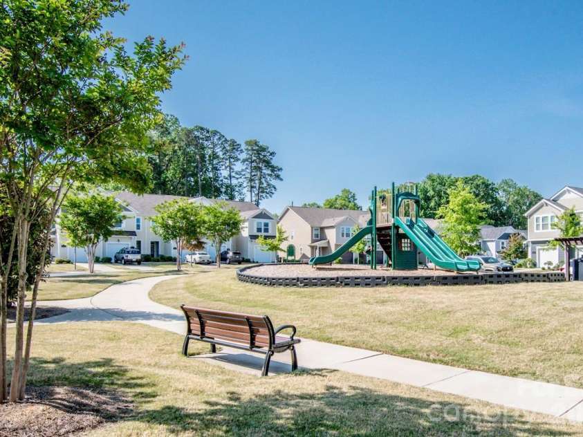 18036 Pear Hawthorne Drive, Huntersville, NC 28078.  MLS# CAR4371309, YatesRealty ID 14855. 