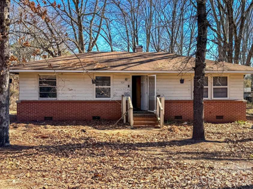 1035 Stonewall Avenue, Rock Hill, SC 29730.  MLS# CAR4337801, YatesRealty ID 14856. 