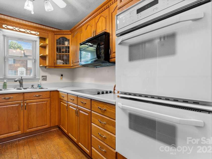 1330 5th Street, Hickory, NC 28601.  MLS# CAR4268125, YatesRealty ID 14859. 