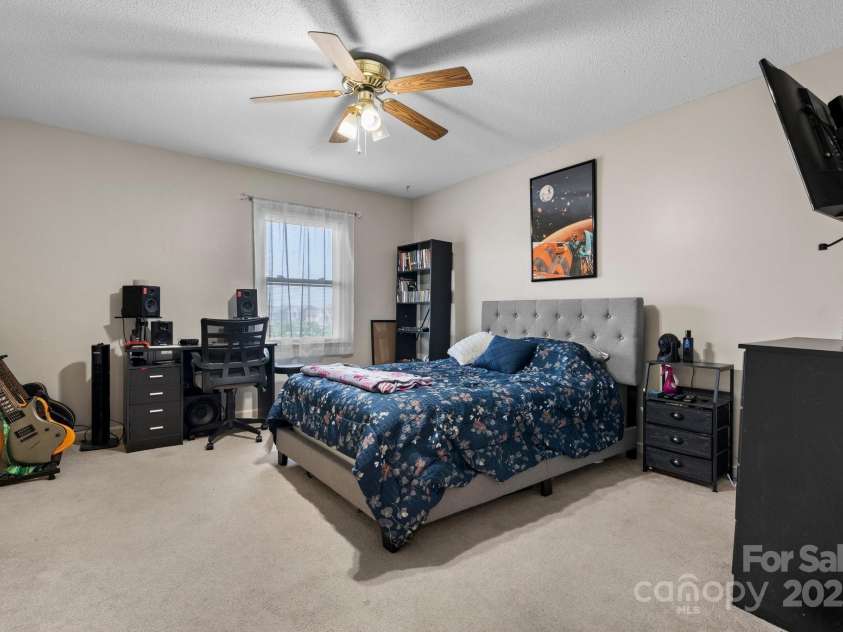 1330 5th Street, Hickory, NC 28601.  MLS# CAR4268125, YatesRealty ID 14859. 