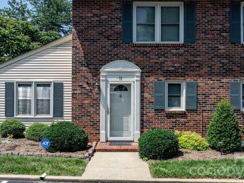 1330 5th Street, Hickory, NC 28601.  MLS# CAR4268125, YatesRealty ID 14859. 