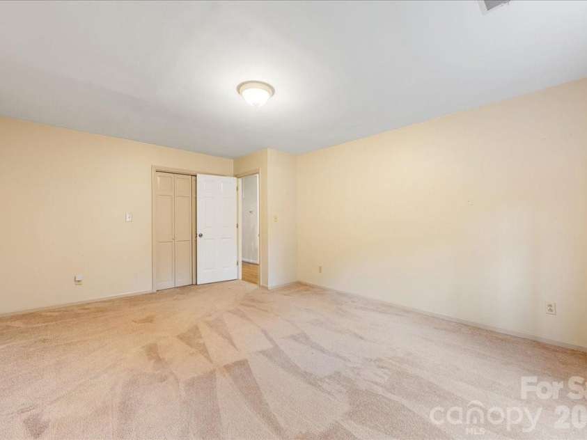 3212 Nancy Creek Road, Charlotte, NC 28270.  MLS# CAR4323267, YatesRealty ID 14859. 