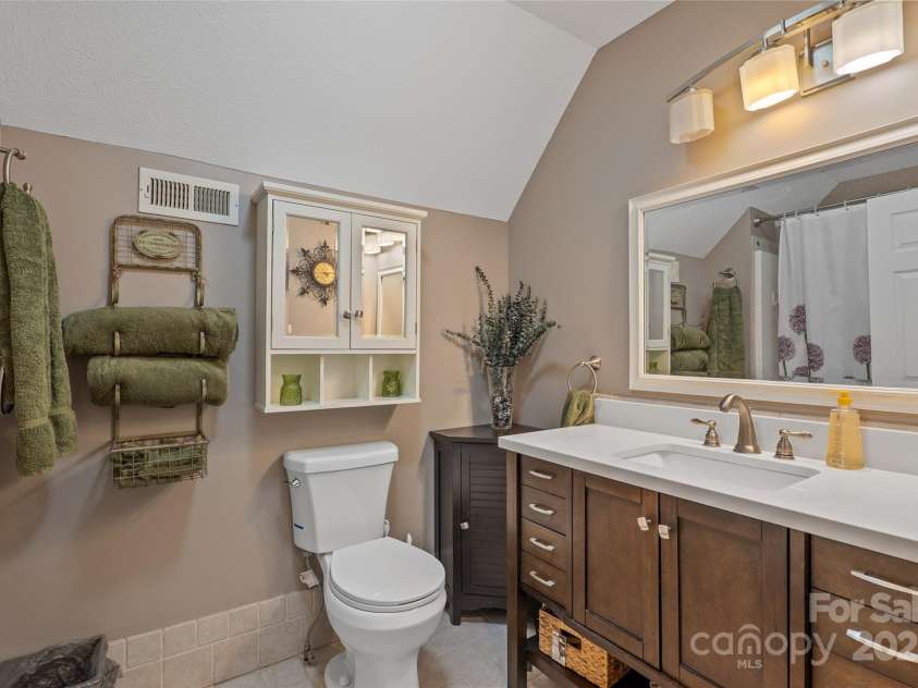 15 Willow Knolls Drive, Weaverville, NC 28787.  MLS# CAR4281968, YatesRealty ID 1486. 