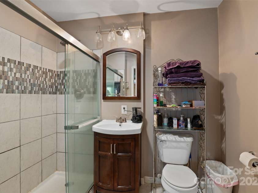 15 Willow Knolls Drive, Weaverville, NC 28787.  MLS# CAR4281968, YatesRealty ID 1486. 