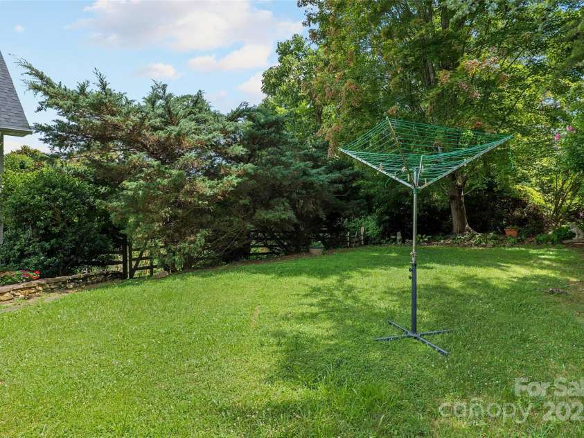 15 Willow Knolls Drive, Weaverville, NC 28787.  MLS# CAR4281968, YatesRealty ID 1486. 