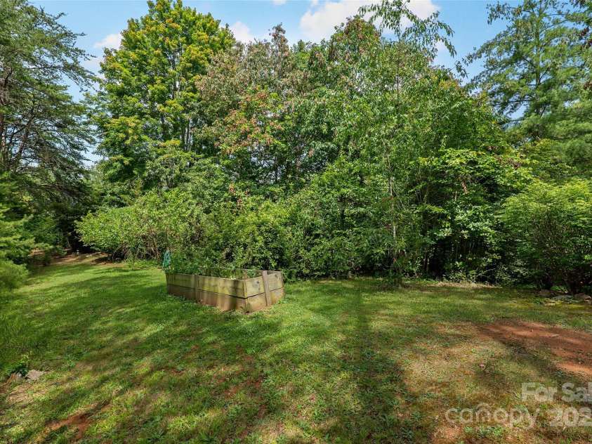 15 Willow Knolls Drive, Weaverville, NC 28787.  MLS# CAR4281968, YatesRealty ID 1486. 