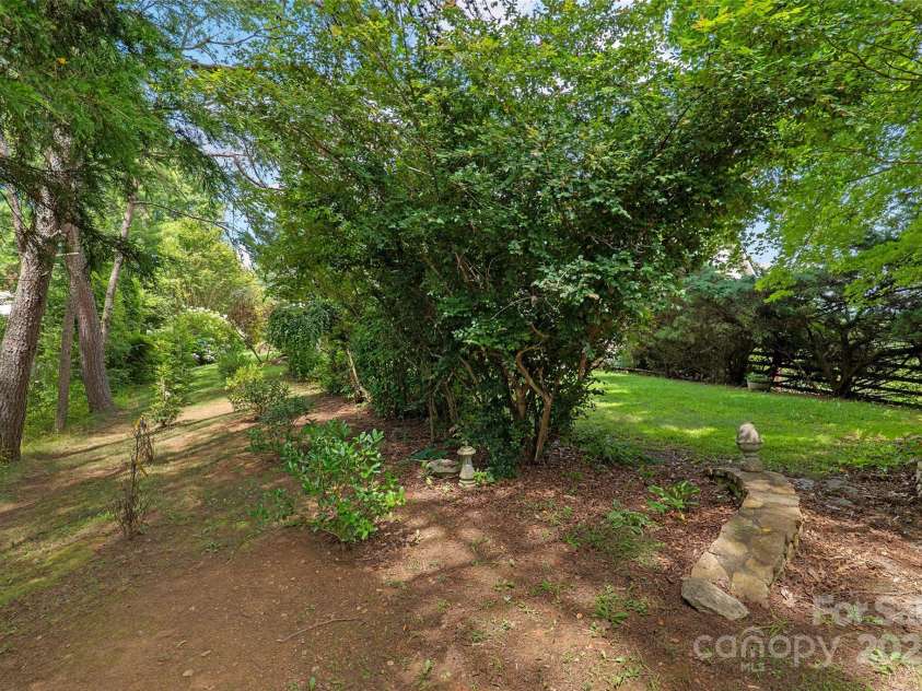 15 Willow Knolls Drive, Weaverville, NC 28787.  MLS# CAR4281968, YatesRealty ID 1486. 