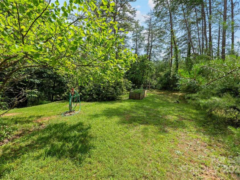 15 Willow Knolls Drive, Weaverville, NC 28787.  MLS# CAR4281968, YatesRealty ID 1486. 
