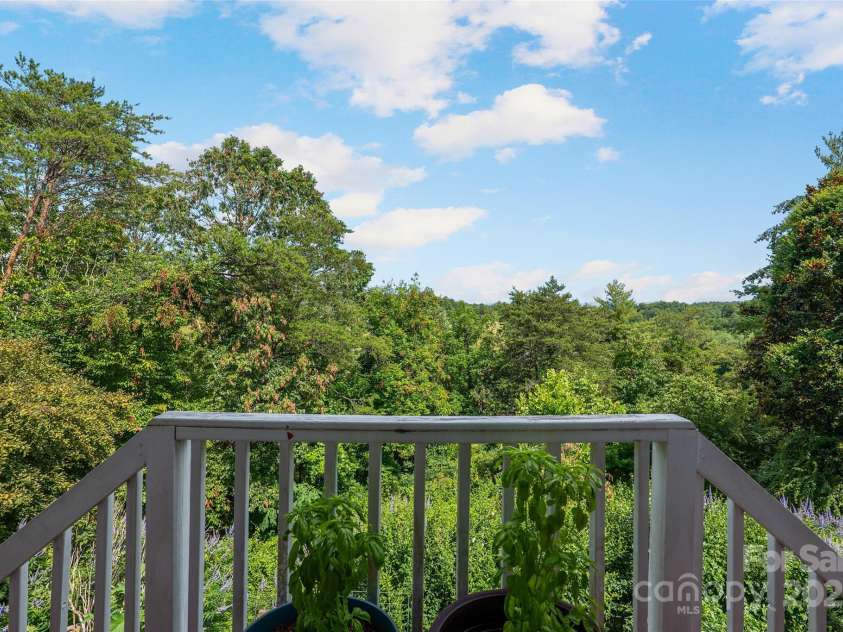 15 Willow Knolls Drive, Weaverville, NC 28787.  MLS# CAR4281968, YatesRealty ID 1486. 