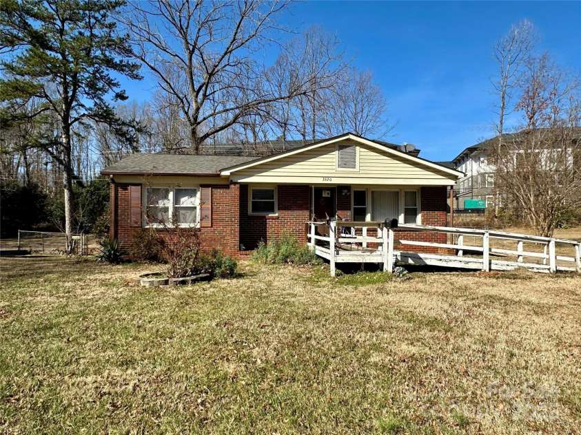 3520 Carlyle Drive, Charlotte, NC 28208.  MLS# CAR4220506, YatesRealty ID 1486. 