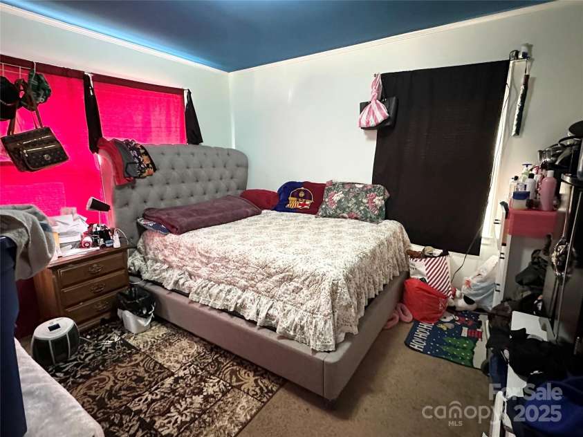 3520 Carlyle Drive, Charlotte, NC 28208.  MLS# CAR4220506, YatesRealty ID 1486. 