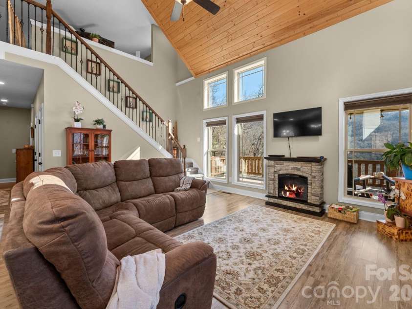 410 Moonlight Trail, Bryson City, NC 28713.  MLS# CAR4341559, YatesRealty ID 1486. 