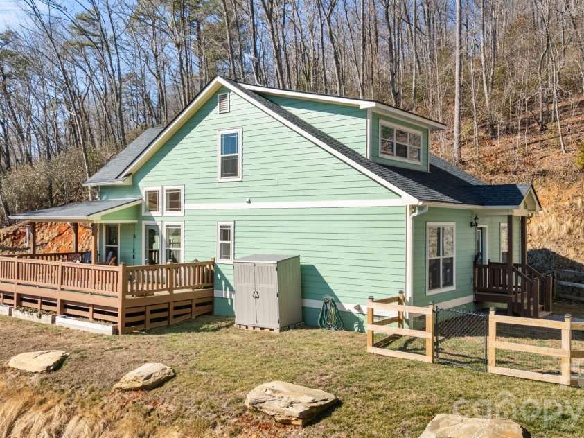 410 Moonlight Trail, Bryson City, NC 28713.  MLS# CAR4341559, YatesRealty ID 1486. 