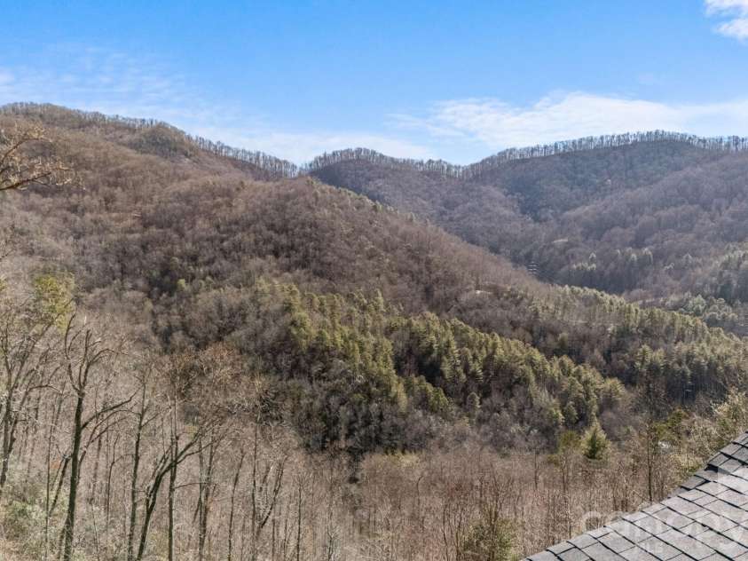 410 Moonlight Trail, Bryson City, NC 28713.  MLS# CAR4341559, YatesRealty ID 1486. 