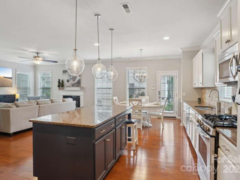 10401 Royal Winchester Drive, Charlotte, NC 28277.  MLS# CAR4257672, YatesRealty ID 14861. 