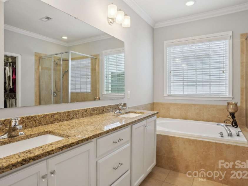 10401 Royal Winchester Drive, Charlotte, NC 28277.  MLS# CAR4257672, YatesRealty ID 14861. 