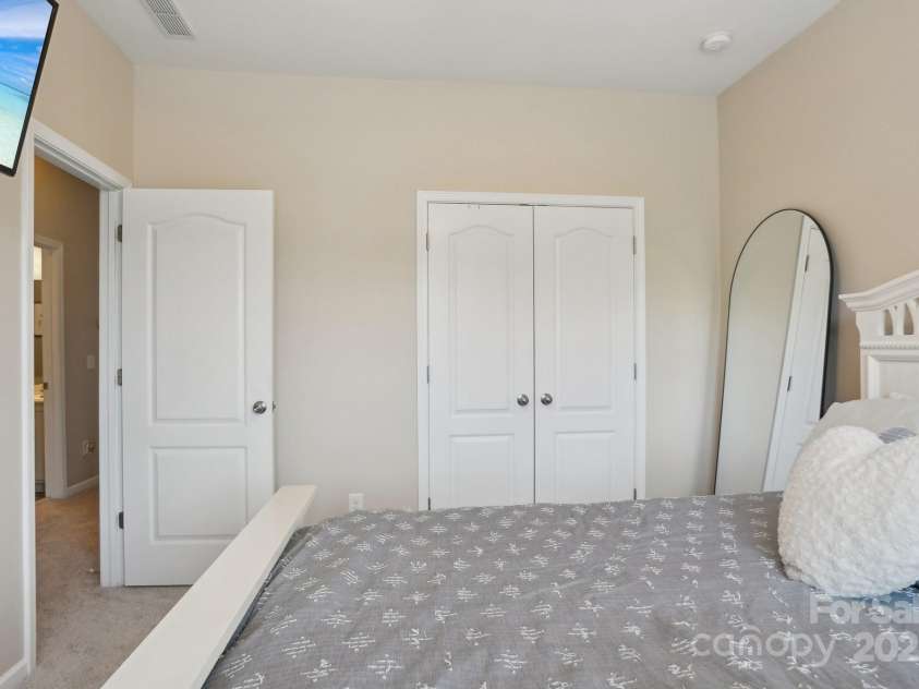 10401 Royal Winchester Drive, Charlotte, NC 28277.  MLS# CAR4257672, YatesRealty ID 14861. 