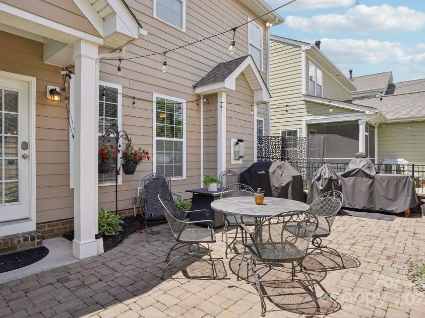 10401 Royal Winchester Drive, Charlotte, NC 28277.  MLS# CAR4257672, YatesRealty ID 14861. 