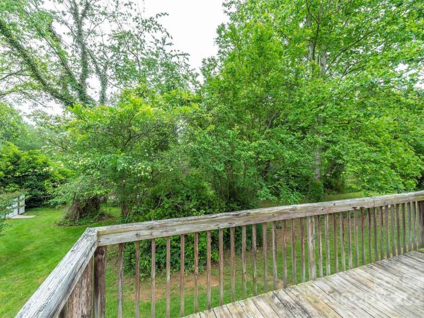 3 Audrey Lane, Asheville, NC 28806.  MLS# CAR4246384, YatesRealty ID 14862. 