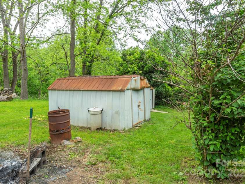 3 Audrey Lane, Asheville, NC 28806.  MLS# CAR4246384, YatesRealty ID 14862. 