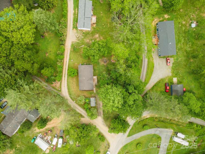 3 Audrey Lane, Asheville, NC 28806.  MLS# CAR4246384, YatesRealty ID 14862. 