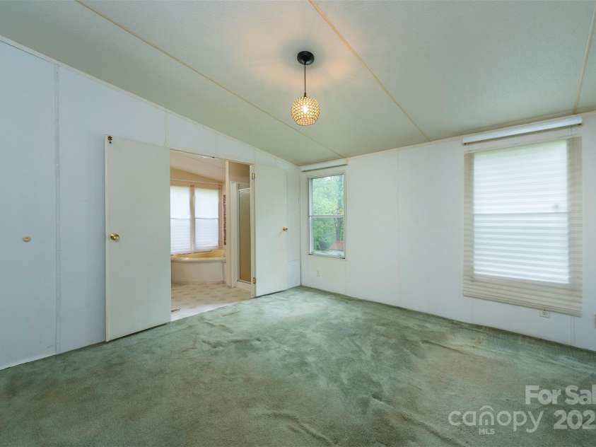 3 Audrey Lane, Asheville, NC 28806.  MLS# CAR4246384, YatesRealty ID 14862. 