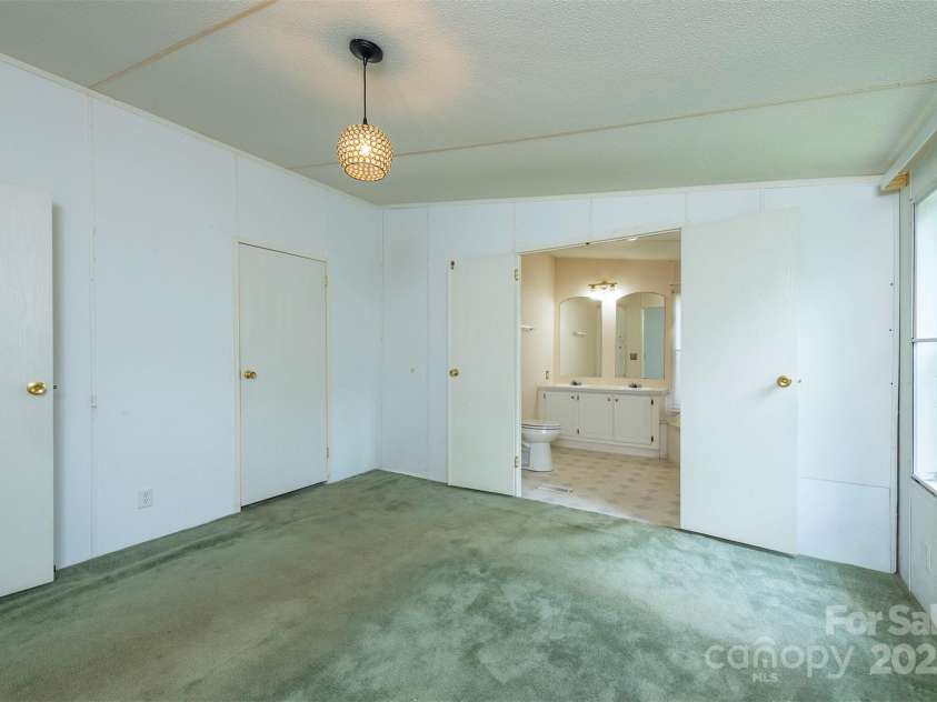 3 Audrey Lane, Asheville, NC 28806.  MLS# CAR4246384, YatesRealty ID 14862. 