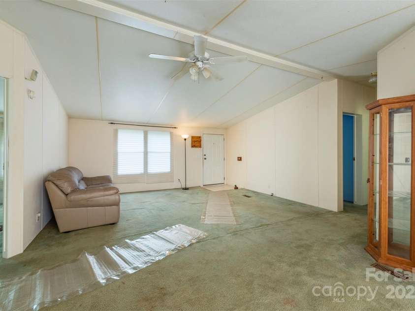 3 Audrey Lane, Asheville, NC 28806.  MLS# CAR4246384, YatesRealty ID 14862. 