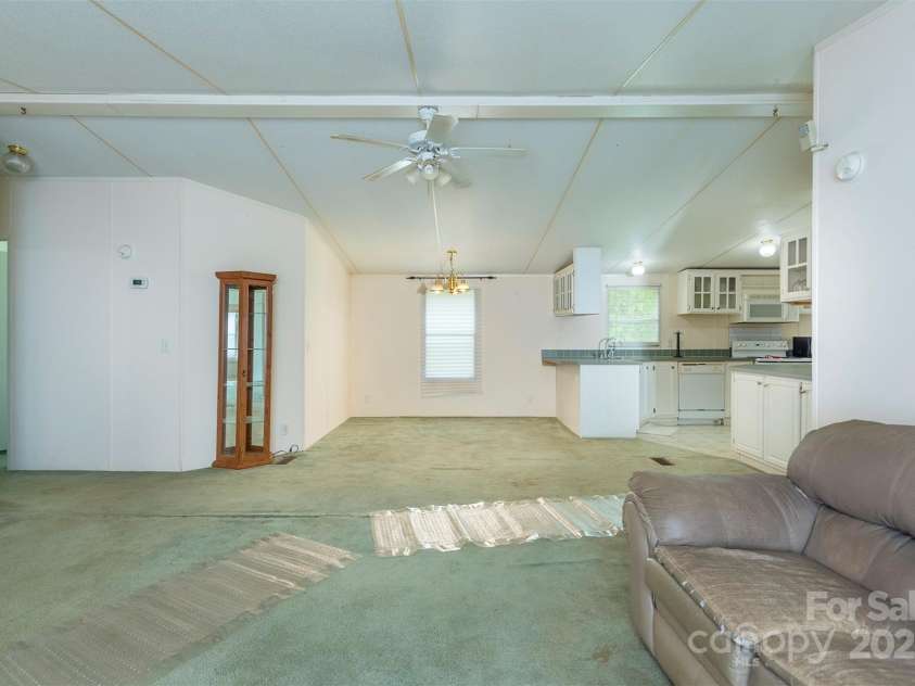 3 Audrey Lane, Asheville, NC 28806.  MLS# CAR4246384, YatesRealty ID 14862. 