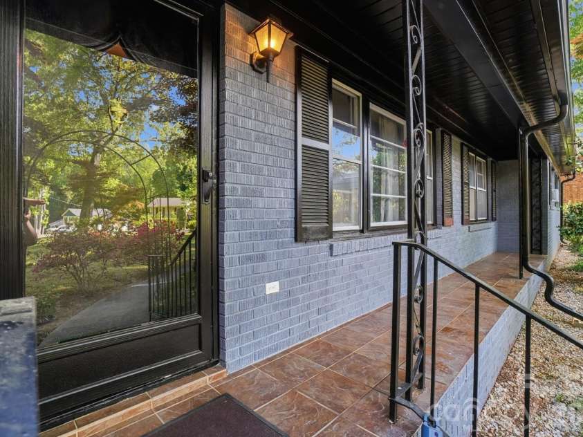 4701 Easthaven Drive, Charlotte, NC 28212.  MLS# CAR4371095, YatesRealty ID 14862. 