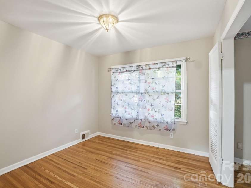 4701 Easthaven Drive, Charlotte, NC 28212.  MLS# CAR4371095, YatesRealty ID 14862. 
