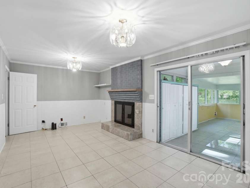4701 Easthaven Drive, Charlotte, NC 28212.  MLS# CAR4371095, YatesRealty ID 14862. 
