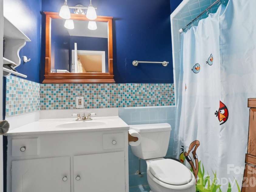 4701 Easthaven Drive, Charlotte, NC 28212.  MLS# CAR4371095, YatesRealty ID 14862. 