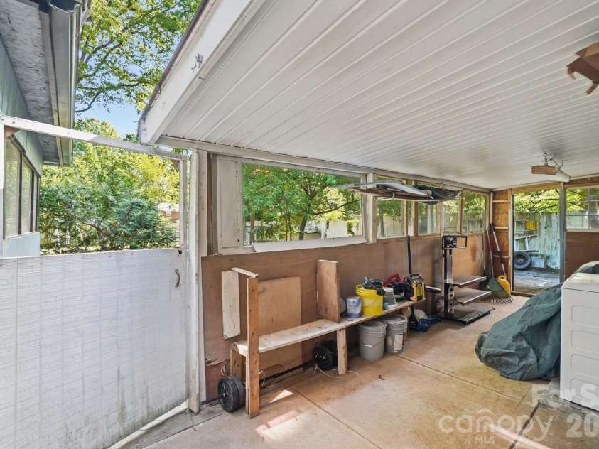 4701 Easthaven Drive, Charlotte, NC 28212.  MLS# CAR4371095, YatesRealty ID 14862. 
