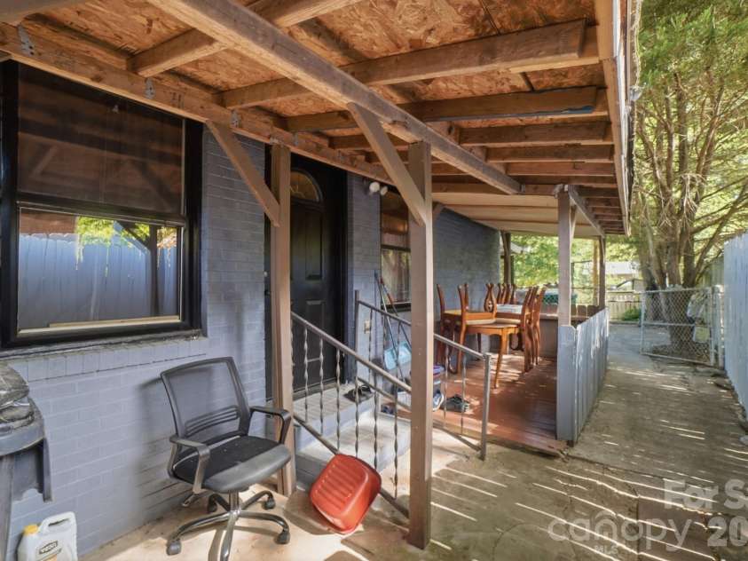 4701 Easthaven Drive, Charlotte, NC 28212.  MLS# CAR4371095, YatesRealty ID 14862. 