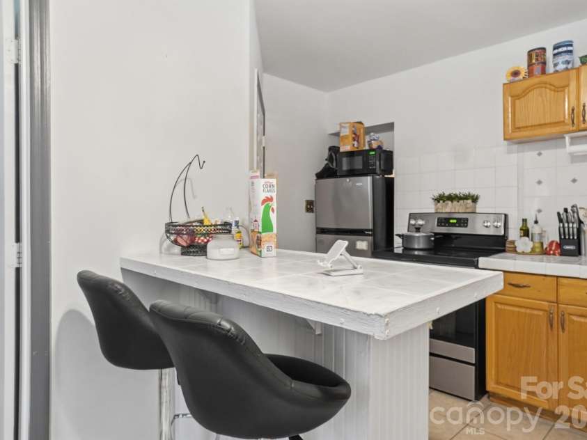 4701 Easthaven Drive, Charlotte, NC 28212.  MLS# CAR4371095, YatesRealty ID 14862. 