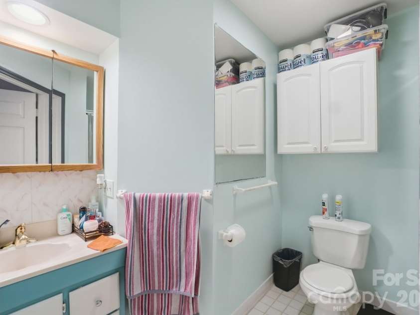 4701 Easthaven Drive, Charlotte, NC 28212.  MLS# CAR4371095, YatesRealty ID 14862. 
