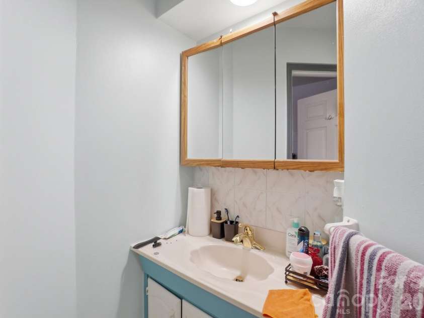 4701 Easthaven Drive, Charlotte, NC 28212.  MLS# CAR4371095, YatesRealty ID 14862. 