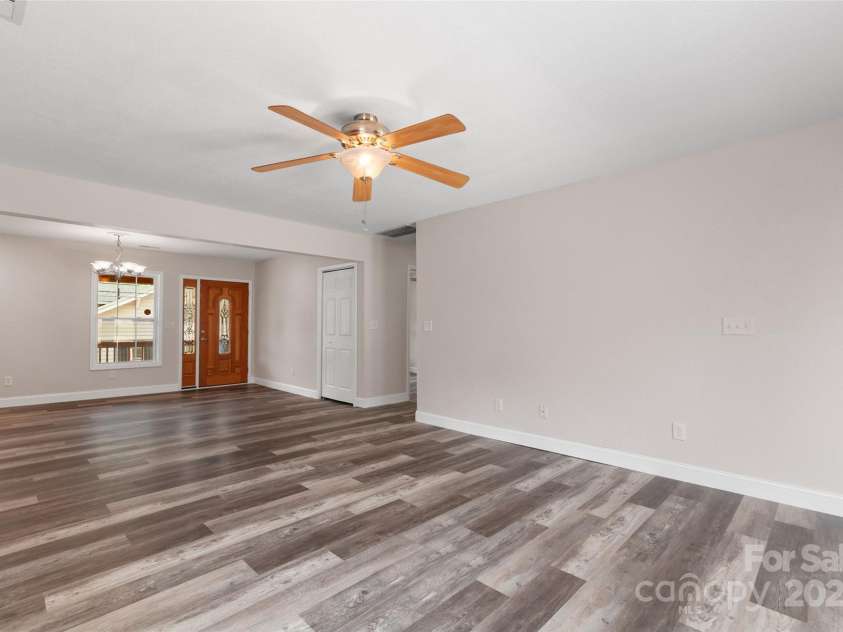32 Valley Street, Canton, NC 28716.  MLS# CAR4260728, YatesRealty ID 14863. 