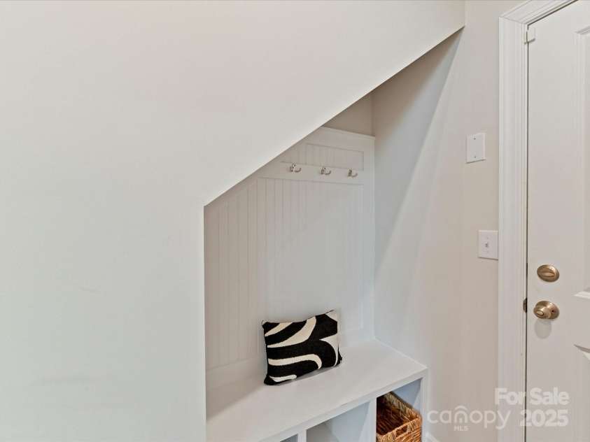 2610 Greenmarket Drive, Charlotte, NC 28217.  MLS# CAR4233387, YatesRealty ID 14864. Lower Level Drop Zone area