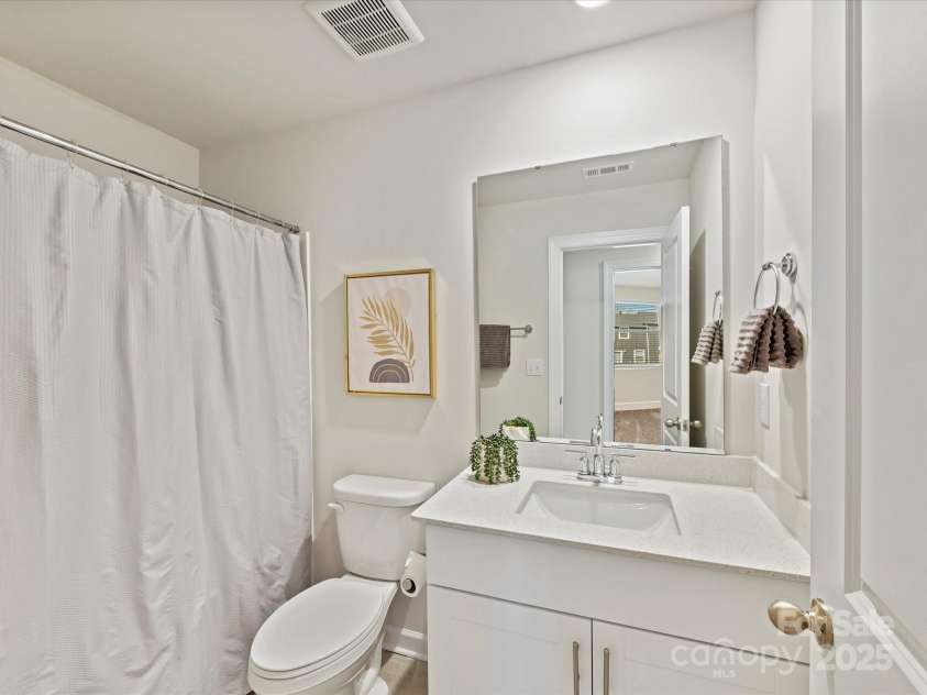 2610 Greenmarket Drive, Charlotte, NC 28217.  MLS# CAR4233387, YatesRealty ID 14864. Third Level 2nd full bath