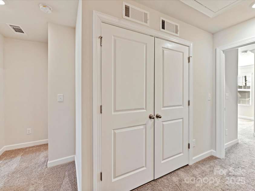 2610 Greenmarket Drive, Charlotte, NC 28217.  MLS# CAR4233387, YatesRealty ID 14864. Third level landing