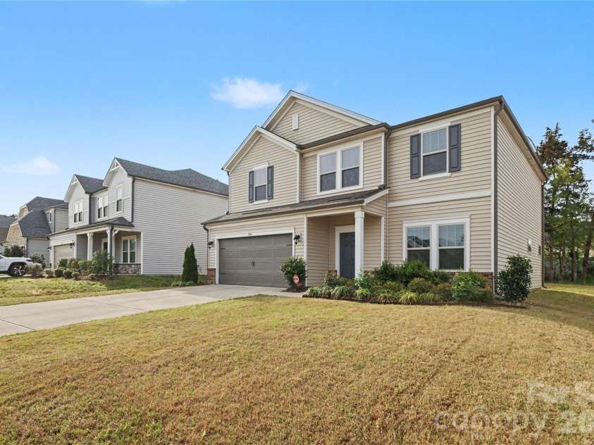 11144 Comiskey Lane, Charlotte, NC 28273.  MLS# CAR4385232, YatesRealty ID 14865. 