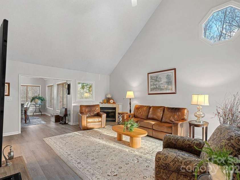 1665 Sherwood Court, Sherrills Ford, NC 28673.  MLS# CAR4223633, YatesRealty ID 14866. Vaulted ceilings in the Great Room!