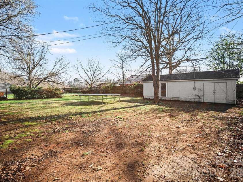 904 Union Terrace, Gastonia, NC 28056.  MLS# CAR4355773, YatesRealty ID 14866. 