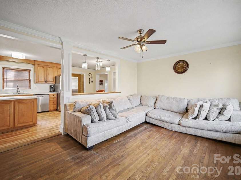 904 Union Terrace, Gastonia, NC 28056.  MLS# CAR4355773, YatesRealty ID 14866. 