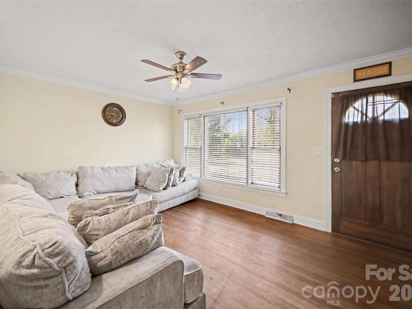 904 Union Terrace, Gastonia, NC 28056.  MLS# CAR4355773, YatesRealty ID 14866. 