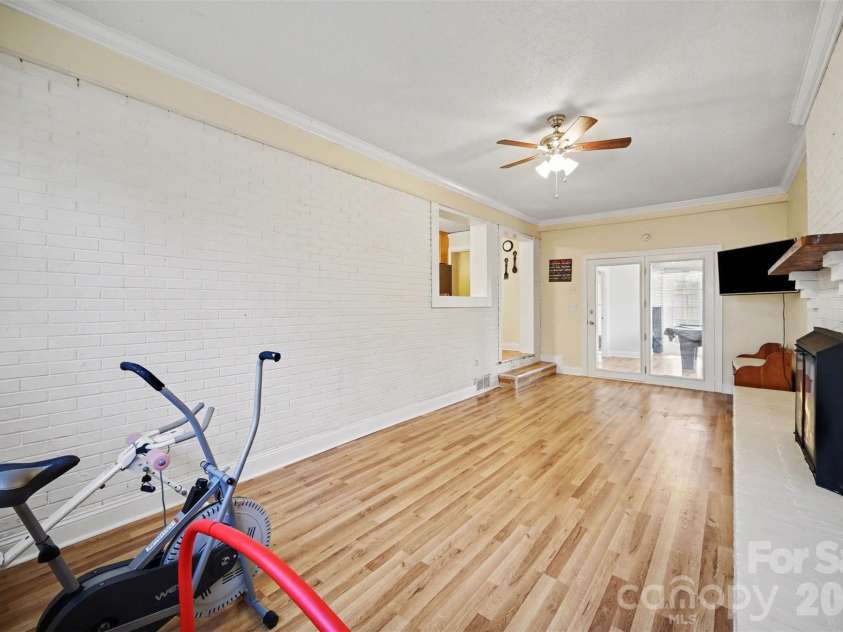 904 Union Terrace, Gastonia, NC 28056.  MLS# CAR4355773, YatesRealty ID 14866. 