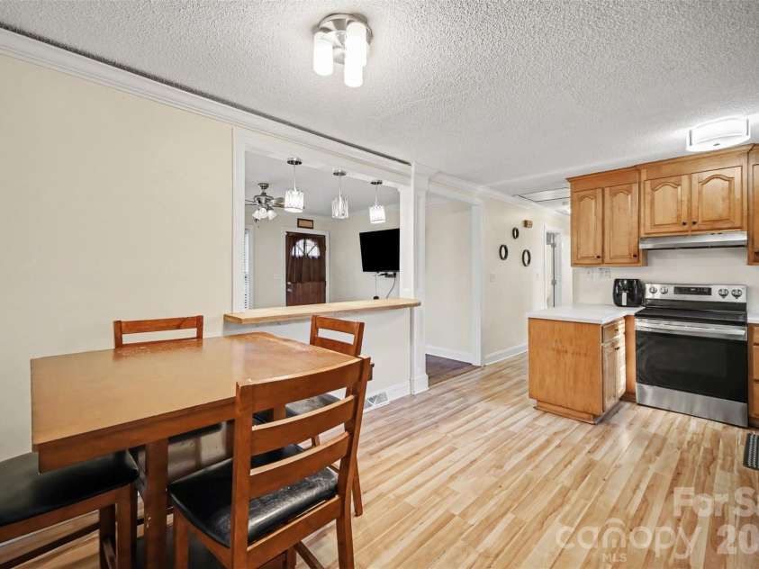 904 Union Terrace, Gastonia, NC 28056.  MLS# CAR4355773, YatesRealty ID 14866. 