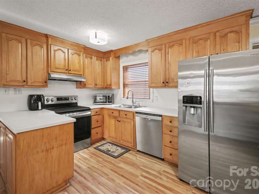 904 Union Terrace, Gastonia, NC 28056.  MLS# CAR4355773, YatesRealty ID 14866. 